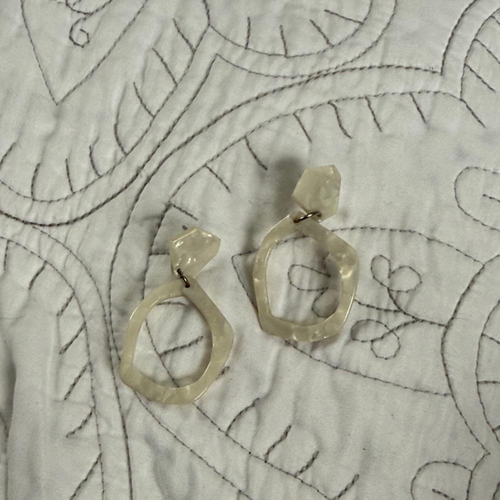 Elegant Cream Earrings